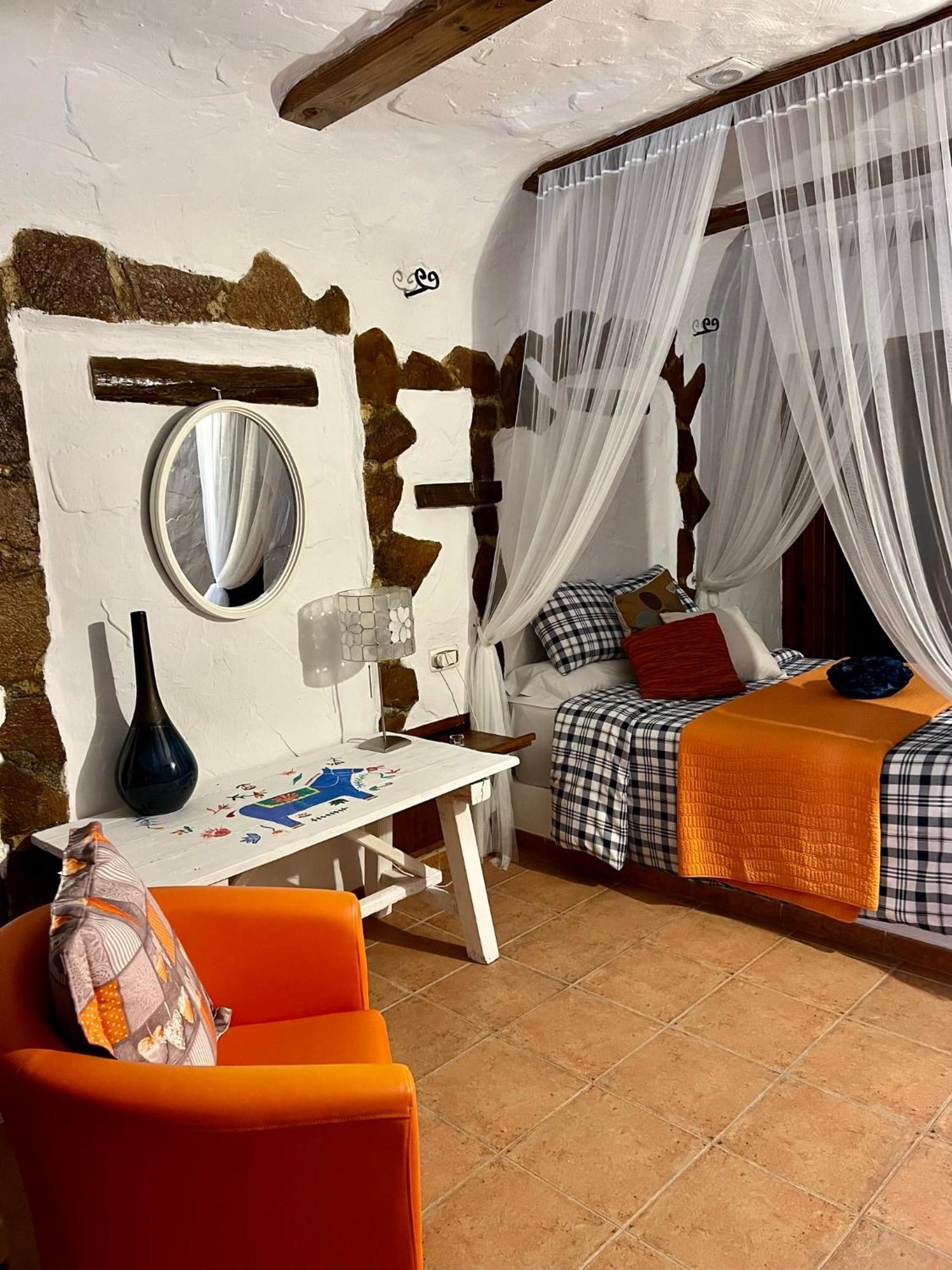 Cuevas De La Paz - Cave House Holidays Los Carriones Стая снимка